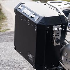 Unitgarage / ユニットガレージ Aluminium Panniers Atlas 41L, exhaust side | AL2E_BL