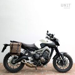 Unitgarage / ユニットガレージ Waxed suede side pannier Scram 22L-30L + Right Subframe Yamaha, MossGrey | U202+2504DX-MossGrey