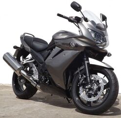 Pyramid Plastics / ピラミッドプラスチック Suzuki GSF 1200 S Bandit ロワーフェアリング グロスブラック 2007>2014 | 207025B