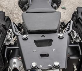 Bumot （ビュモト）Top Case Mounting Plate for Moto Guzzi V85TT  | 116E-04-MG