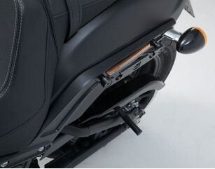 SW-MOTECH / SWモテック Legend Gear （レジェンドギア） サイドバッグシステム LH Harley-Davidson Softail Fat Bob (17-). | BC.HTA.18.682.20300