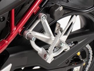 Hepco & Becker ピリオンフットレストロワーリングキット Honda CB 750 Hornet (2023-) | 42159541 00 09