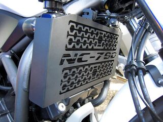 Access Design / アクセスデザイン Radiator cover guard grill for Honda NC700 / NC750 | CRH002B