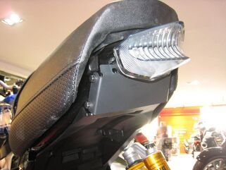 Access Design / アクセスデザイン Wheel base plate holder for Yamaha XJR 1300 Racer | SPLRY011