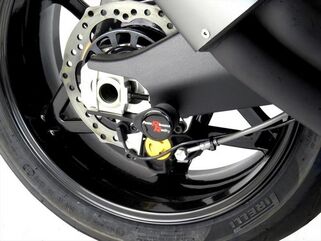 Powerbronze / パワーブロンズ スイングアームプロテクターキット, ブラック プラスチック for EBR ,1190SX, 14-15 | 514-E101-003