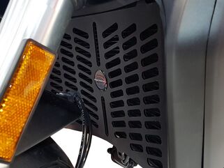 Powerbronze / パワーブロンズ クーラーグリル (プラスチック) レッド DUCATI MONSTER 821, 14-19 (RADIATOR) | 520-D115-005