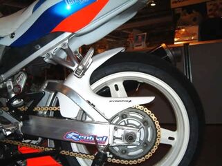 Pyramid Plastics / ピラミッドプラスチック Suzuki GSXR 750 ハガー グロスホワイト 2000>2003 | 07015C