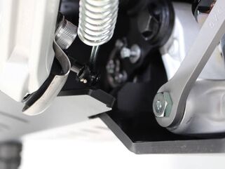 AXP-Racing / エーエックスピーレーシング Adventure スキッドプレート HDPE 8mm - ブラック | AX1634