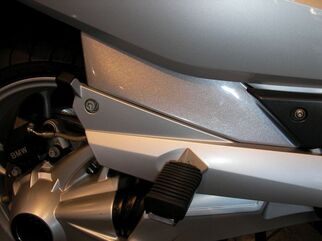 Pyramid Plastics / ピラミッドプラスチック BMW R1200 RT インフィルパネル メタリック シルバー 2005>2013 | 240020D