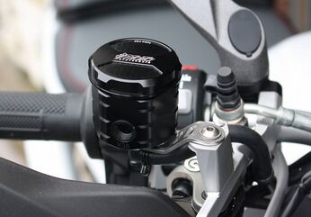 GSGモトテクニック ブレーキオイルリザーバー フロント Ducati ムルティストラーダ 1260 / S (2018 -) | 3999-V38-D32