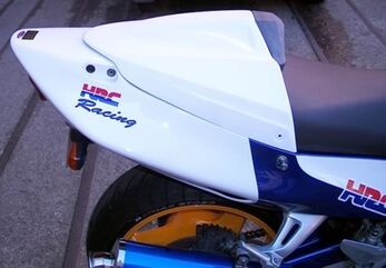 Pyramid Plastics / ピラミッドプラスチック Honda CBR 1100 XX ブラックバード シートカウル 未塗装 1996>2007 | 11525U