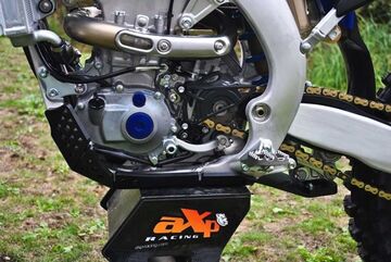 AXP-Racing / エーエックスピーレーシング Xtrem HDPE スキッドプレート - ブラック | AX1459