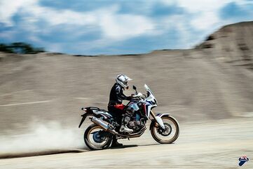 Termignoni / テルミニョーニ スリップオン ステンレスEU規格 HONDA CRF 1000L AFRICA TWIN (2016-2017) | H137080TV