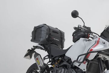 SW MOTECH / SWモテック Drybag 350 テールバッグ 35 l. グレー/ブラック 防水 | BC.WPB.00.001.20000