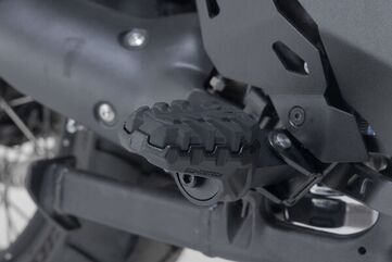 SW MOTECH / SWモテック EVO フットレストキット ブラック Honda / Suzuki / KTM models. | FRS.01.112.10303/B