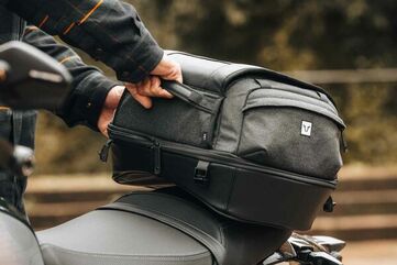 SW MOTECH / SWモテック Legend Gear （レジェンドギア） テールバッグ LR4. ブラック 18-25 l. | BC.HTA.00.406.20000