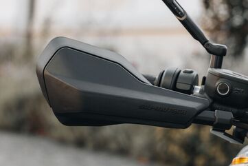 SW MOTECH / SWモテック Sport ハンドガードキット ブラック Moto Guzzi V85 TT (19-) / Travel (19-). | HDG.00.220.22900/B
