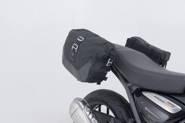 SW MOTECH / SWモテック Legend Gear （レジェンドギア） サイドバッグシステム LC - ブラックエディション Triumph Speed 400 / スクランブラー 400 X (23-). | BC.HTA.11.616.20100