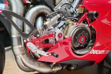 CNC Racing / シーエヌシーレーシング Adjustable rear sets RPS Ducati Panigale V4 R - Pramac Racing Limited Edition, Silver/Red | PE408PR