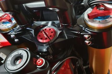 CNC Racing / シーエヌシーレーシング Triple clamps kit Ducati Hypermotard 821 SP / 939 SP / 950 SP, Black | PS535B