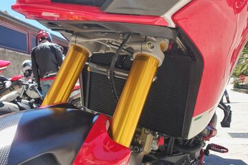 CNC Racing / シーエヌシーレーシング Steering damper kit Ducati Multistrada 950/1200/1260, Black | SD108B