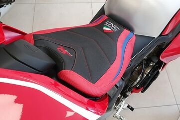 CNC Racing / シーエヌシーレーシング Seat cover Ducati Panigale V4 - Pramac Racing Limited edition, Black | SLD01PR