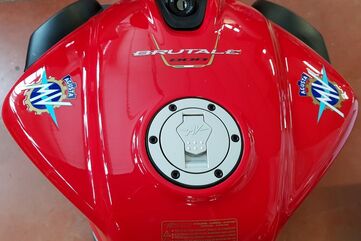 CNC Racing / シーエヌシーレーシング フュエルタンクキャップ スクリュー kit MV Agusta, ブラック | KV438B