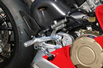 CNC Racing / シーエヌシーレーシング Heel guard kit for our rearsets Ducati Panigale V4 - carbon matt, Matt Carbon | ZA866Y