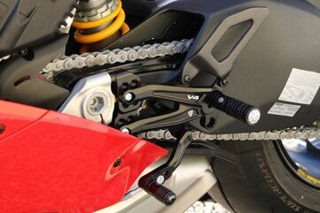CNC Racing / シーエヌシーレーシング Heel guard kit for our rearsets Ducati Panigale V4 - carbon matt, Matt Carbon | ZA866Y