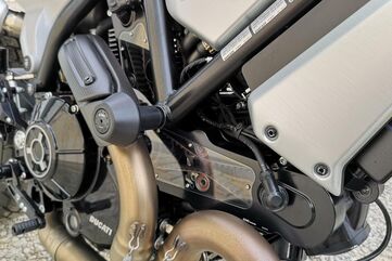 CNC Racing / シーエヌシーレーシング プロテクション パッド　エンジン、フレーム + フェアリング Ducati Scrambler 1100, ゴールド | TC214G