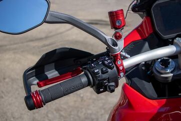 CNC Racing / シーエヌシーレーシング Clamp left side Ducati Multistrada V4 | CV020