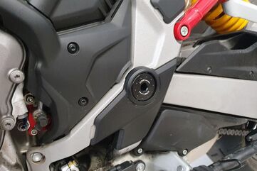 CNC Racing / シーエヌシーレーシング Central bolt kit for OEM rearsets Ducati Multistrada V4 | PEV05