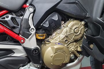 CNC Racing / シーエヌシーレーシング Clamp for rear brake fluid tank Ducati Multistrada V4 | SEA14