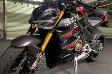 CNC Racing / シーエヌシーレーシング Radiator side covers Ducati Streetfighter V4 - carbon | ZA988