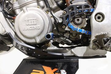AXP-Racing / エーエックスピーレーシング スキッドプレート PHD 6mm - ブラック | AX1533