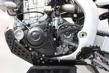 AXP-Racing / エーエックスピーレーシング Xtrem HDPE スキッドプレート - ブラック | AX1512