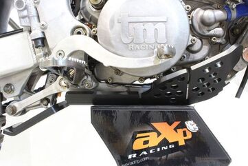 AXP-Racing / エーエックスピーレーシング Xtrem HDPE スキッドプレート - ブラック | AX1534