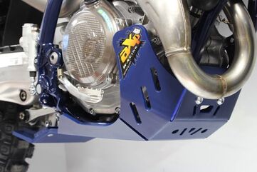 AXP-Racing / エーエックスピーレーシング Xtrem HDPE スキッドプレート - ブルー | AX1657