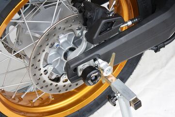 GSGモトテクニック リアスタンドマウントキャリア ブラックアノダイズド Yamaha XT660X (2005 -) | 30-40-15-Y30-SH