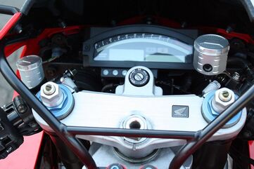 GSGモトテクニック ブレーキオイルリザーバー フロント Honda VTR 1000 SP-1 (2000-2001) | 3999-V38-H15