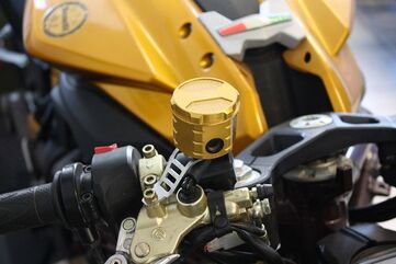 GSGモトテクニック ブレーキオイルリザーバー フロント Benelli TNT 1130 Café Racer | 3999-V38-N11