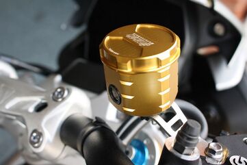 GSGモトテクニック ブレーキオイルリザーバー フロント Triumph Speed Triple 1200 / RS / RR (PB01) (2021 -) | 3999-V38-T38