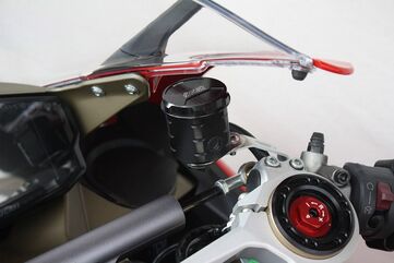 GSGモトテクニック ブレーキオイルリザーバー フロント Ducati パニガーレ 1199 / 1299 (2012- / 2015-) | 3999-V38-D20