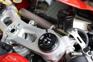 GSGモトテクニック ブレーキオイルリザーバー フロント Ducati パニガーレ V4 (2018 -) | 3999-V38-D31