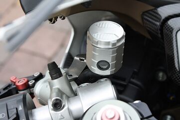 GSGモトテクニック クラッチオイルリザーバー Ducati 1098 / S (2007 -) | 3999-B38-D12