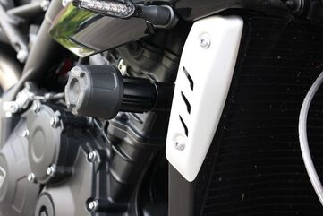 GSGモトテクニック クラッシュパッドセット アタッチメント アルミ Triumph Speed Triple 1050 S/R /RS (2016-2020) | 40602-T31-DS