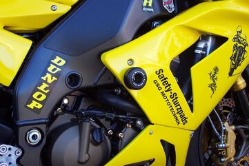 GSGモトテクニック クラッシュパッドセット Kawasaki ZX-10R (2004-2005) ネジ止め | 65380-K27