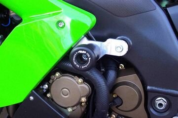 GSGモトテクニック クラッシュパッドセット ホールディングプレート アルミ Kawasaki ZX-10R (2004-2005) mounting on carrier plate | 75490-K25