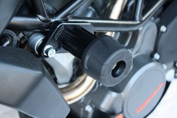 GSGモトテクニック クラッシュパッドセット マウンティングプレート ブラックアノダイズド KTM Duke 125 / 200 (2011-2016) | 4060255-KM4-DS-SH