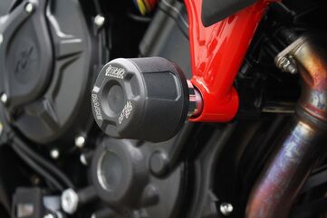 GSGモトテクニック クラッシュパッドセット アダプター アルミ ブラックアノダイズド MV-Agusta Brutale 800 (2016 -) Through Motor Bolt | 40602-M8-DS-SH